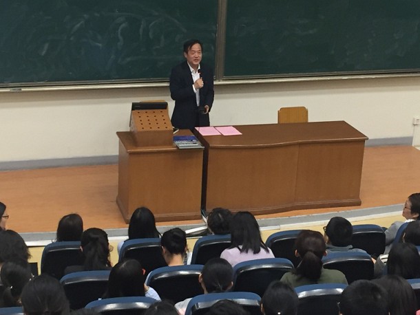 yl23455永利集团导师团聘任仪式暨“心怀感恩・勇于担当”主题讲座顺利举行